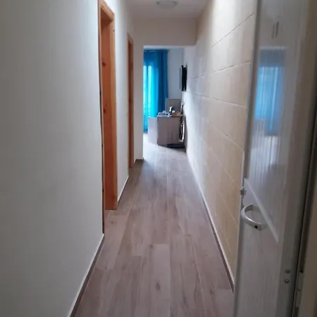 Cosy Penthouse Near The Sea. Apartmán